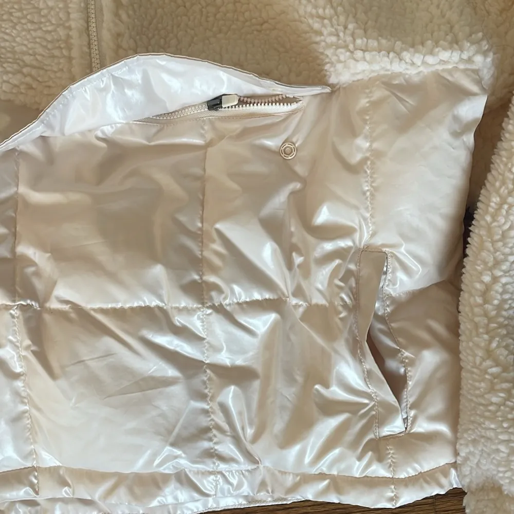 NWOT Fabletics Nelly Mixed Media Half Zip Size Large White Fleece Sherpa Puffer - Image 10