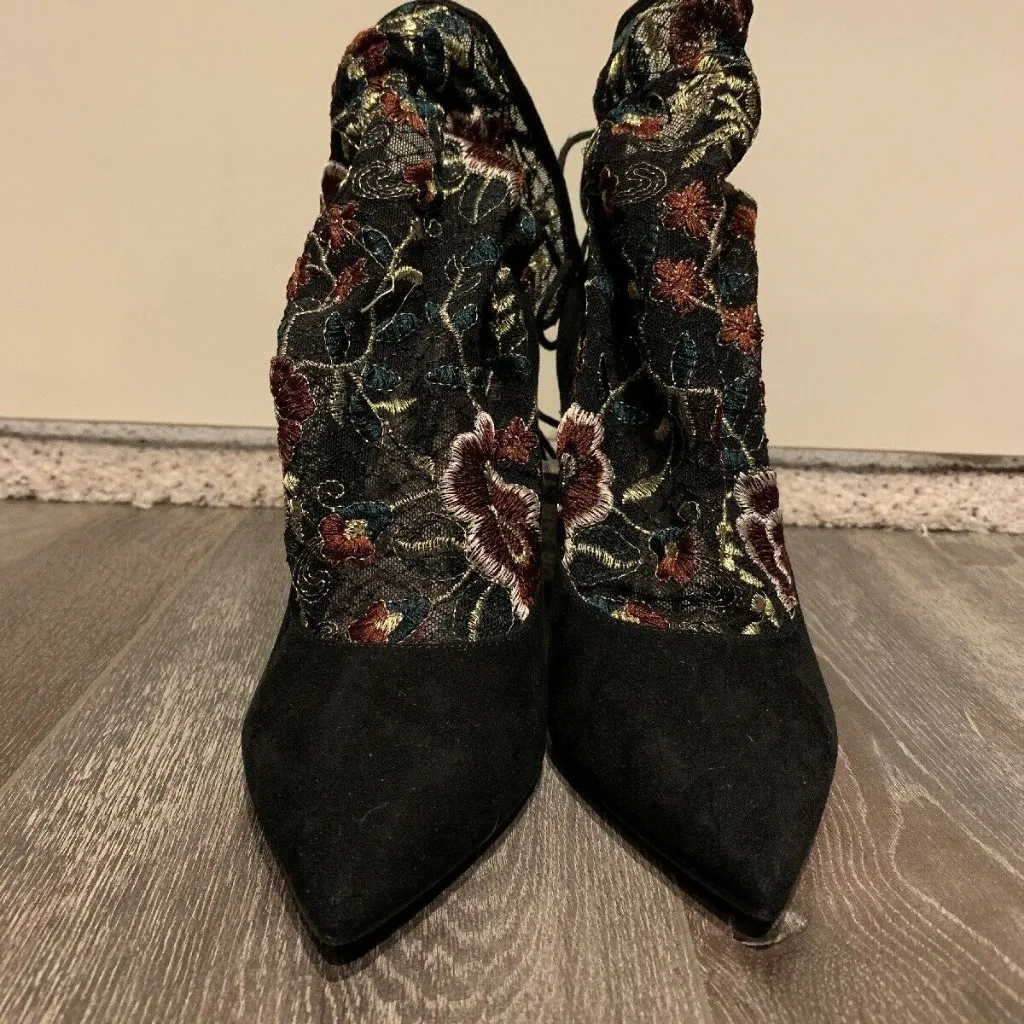 Zara Basic Collection Sz 36 Eur, 5.5 US heels NWT - Image 5