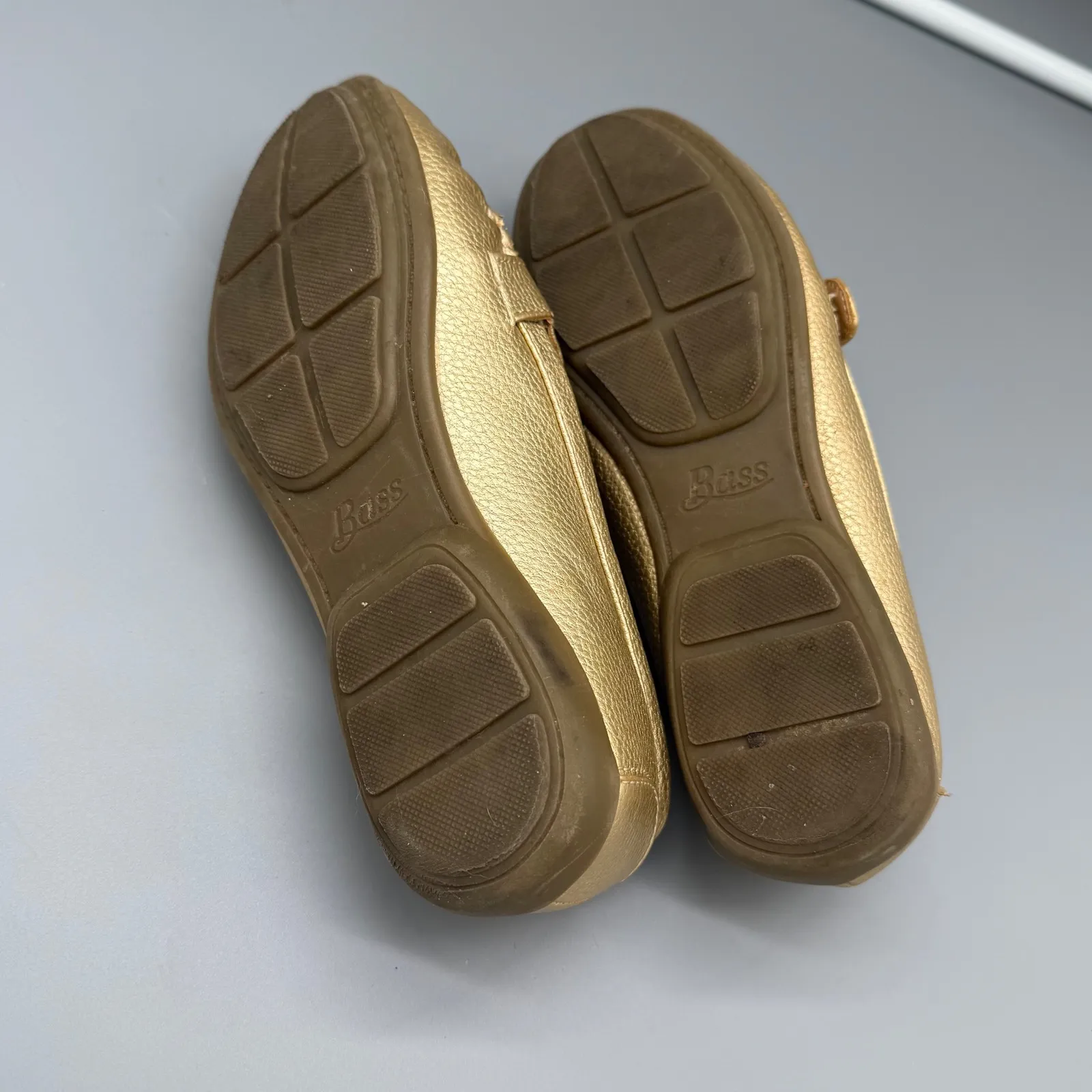 G.H. Bass & Co Betsy Loafers Women 7M Gold Buckle Moc Toe Slip On Flats Size 7 - Image 7