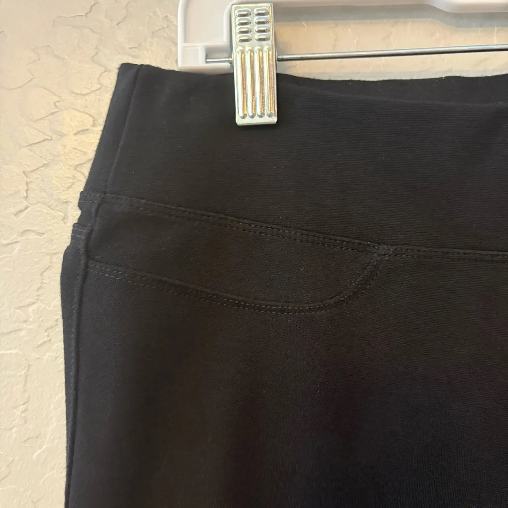 FIG metro black leggings with pockets size small - Image 3