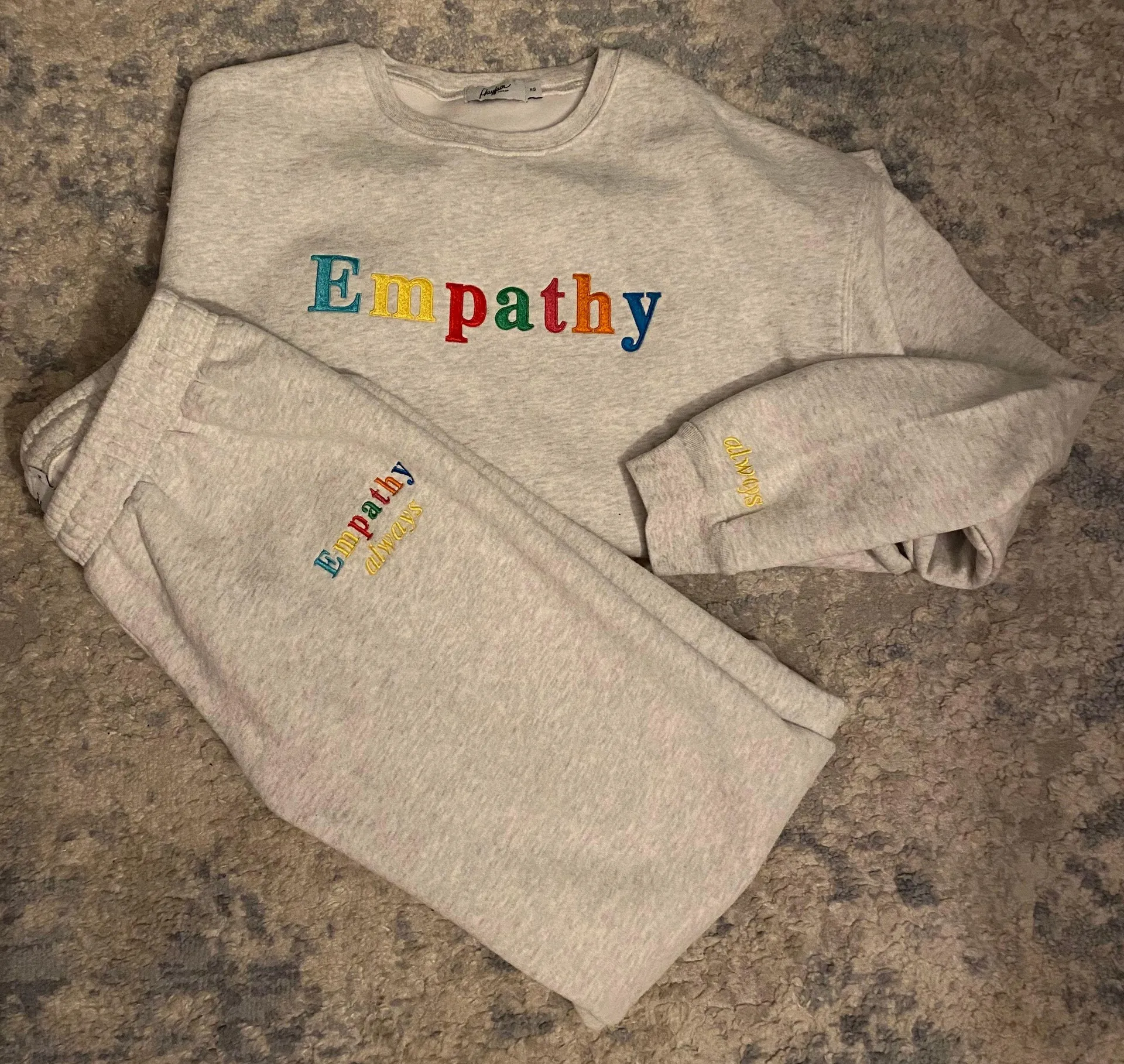 Mayfair Group NWT Empathy Sweatset - Image 5