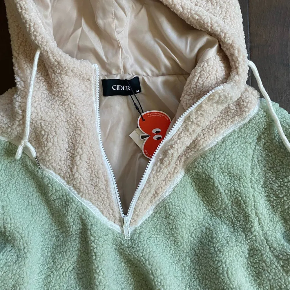 CIDER Fleece Hooded Drawstring Cropped Jacket - Sage Green/Cream SZ M NWT - Image 8