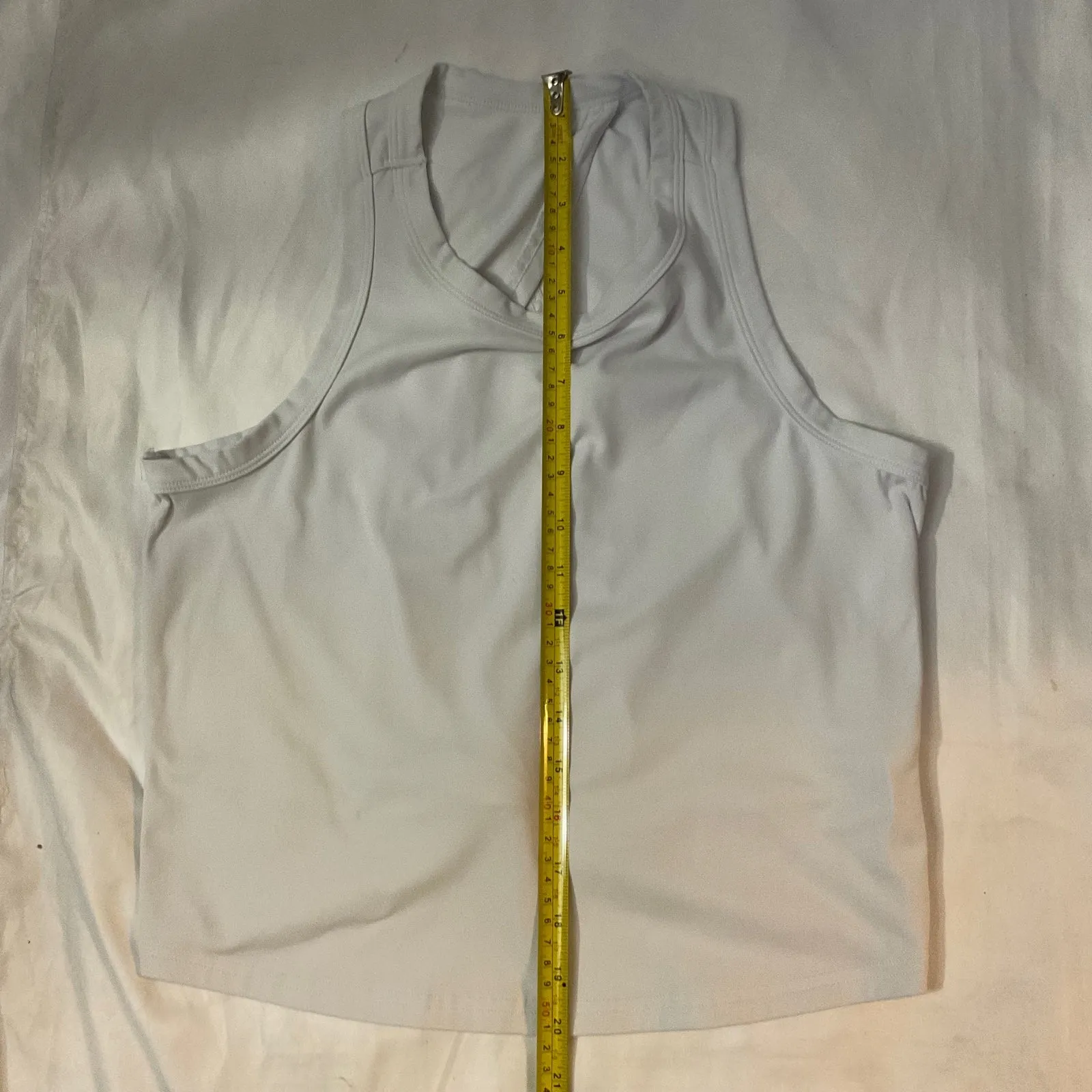 SHEIN Cropped Workout Tank Top Cutout Back  S Acttivewear Athleisure  Casual - Image 6