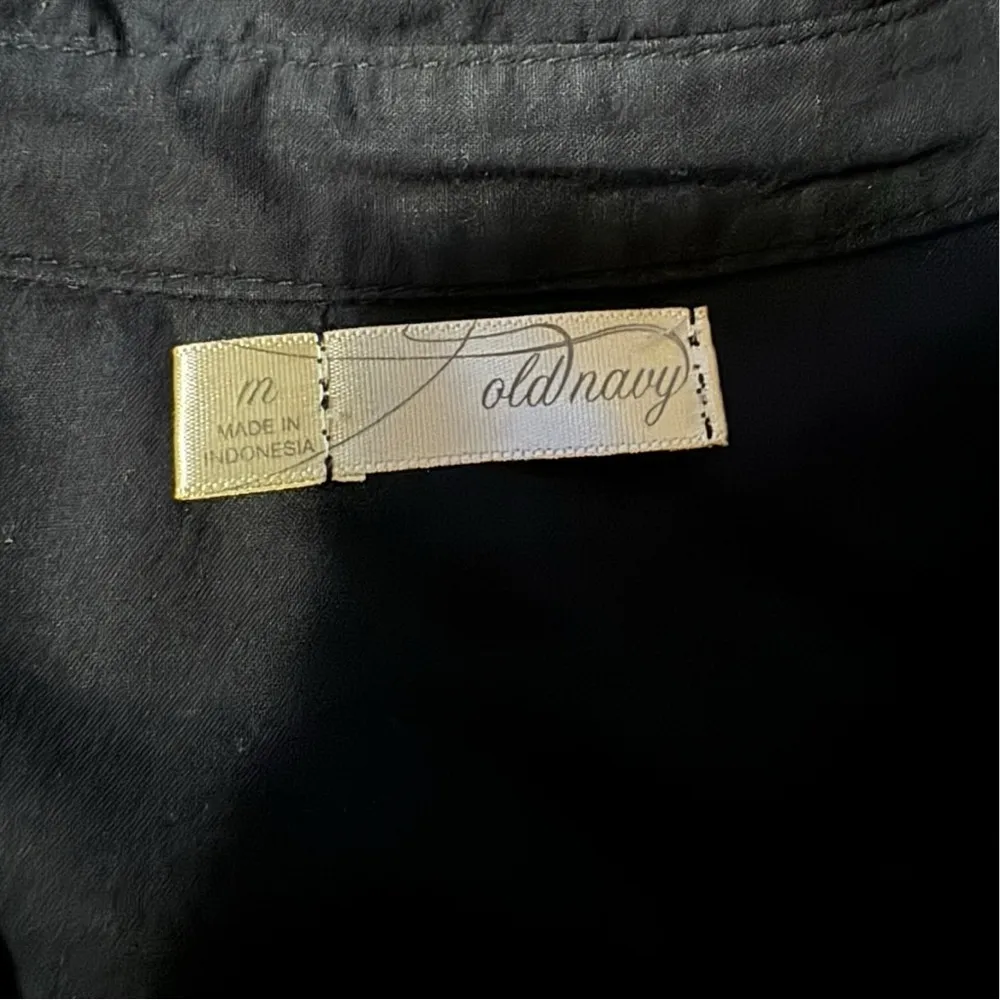 Old Navy Women’s Long Sleeve Shirt Sz M - Image 2