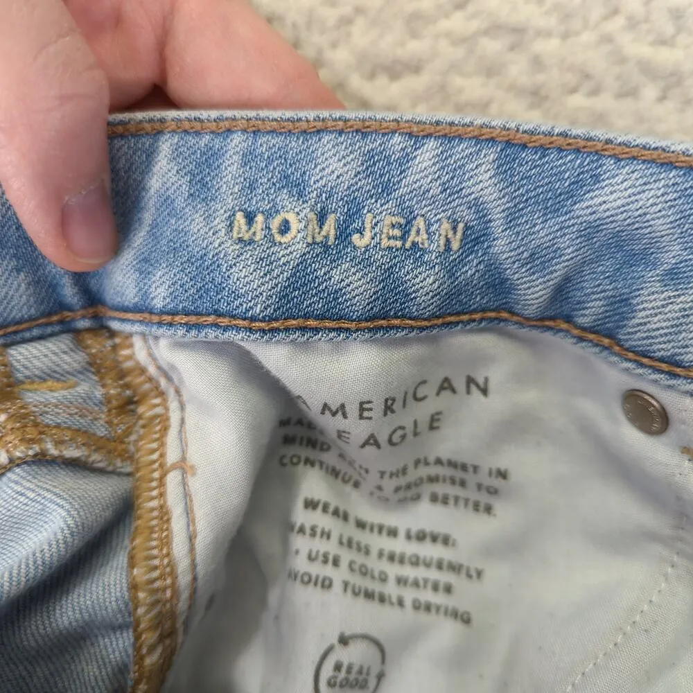 American Eagle Mom Jean Light Wash Strigid Stretch Rigid Women 6 High-rise Taper - Image 8