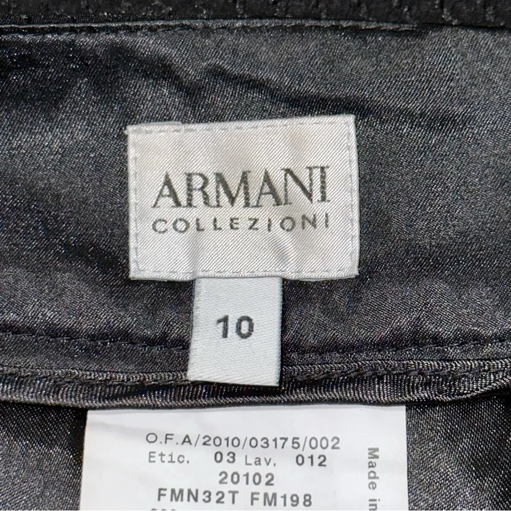 Armani Collezioni Women’s Size 46 10 Black Textured Pencil Straight Skirt - Image 4