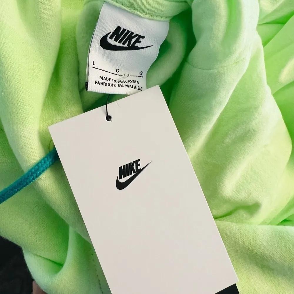 NIKE Mind Over Matter Show Yourself Love Cropped Neon Green Hoodie Size L NEW - Image 8