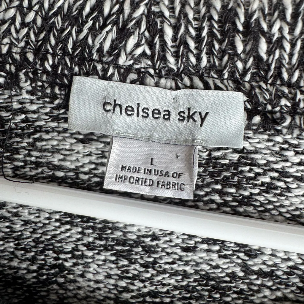 Black and White Knit Sweater Cutout Back Size Large - Image 4