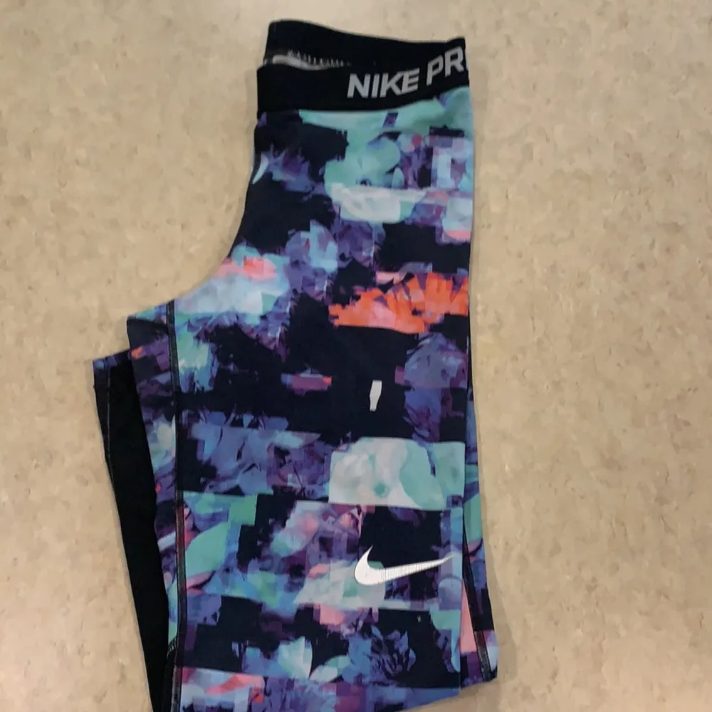Nike  Pro Dri Fit Capri leggings - Image 4