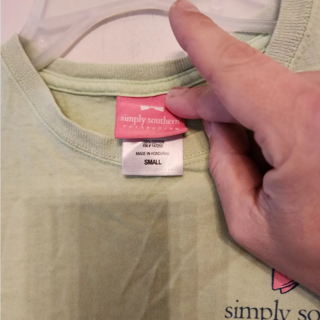 Simply Southern T-Shirt Women Small Green Short Sleeve Hang in There Darlin - Image 3