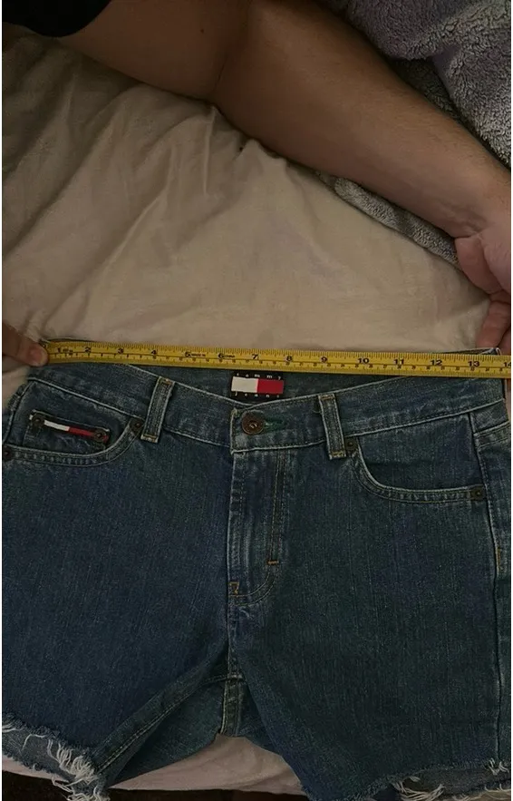 Tommy Hilfiger Shorts Vintage - Image 3