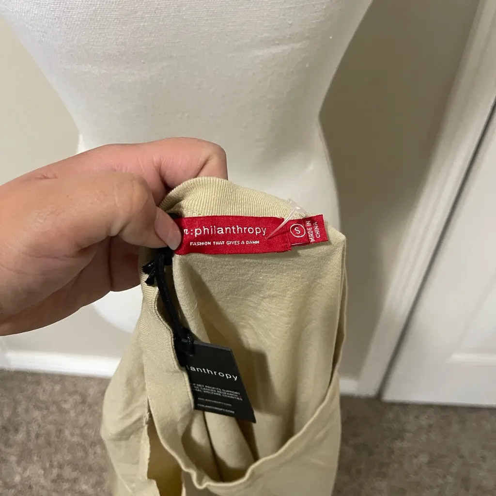 N: Philanthropy Tan Cream Short Sleeve Tee Small New with Tags - Image 7