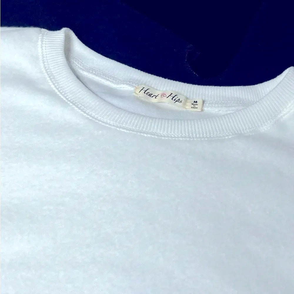 🆕 White Crewneck Sweater, NWOT, size Medium - Image 4