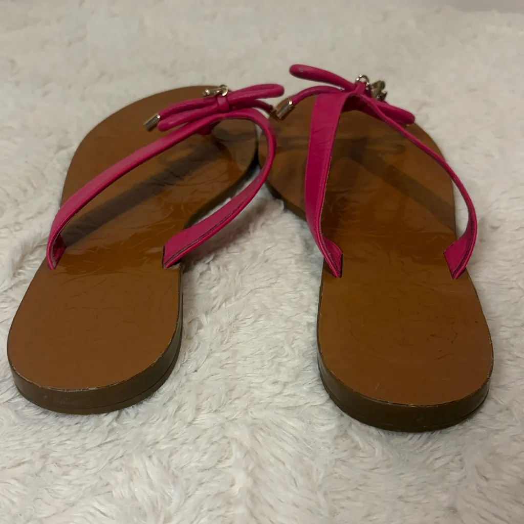 Kate Spade- Pink Strap Brown Thong Sandals Flats Bow Detail Charm- Size 6 - Image 6