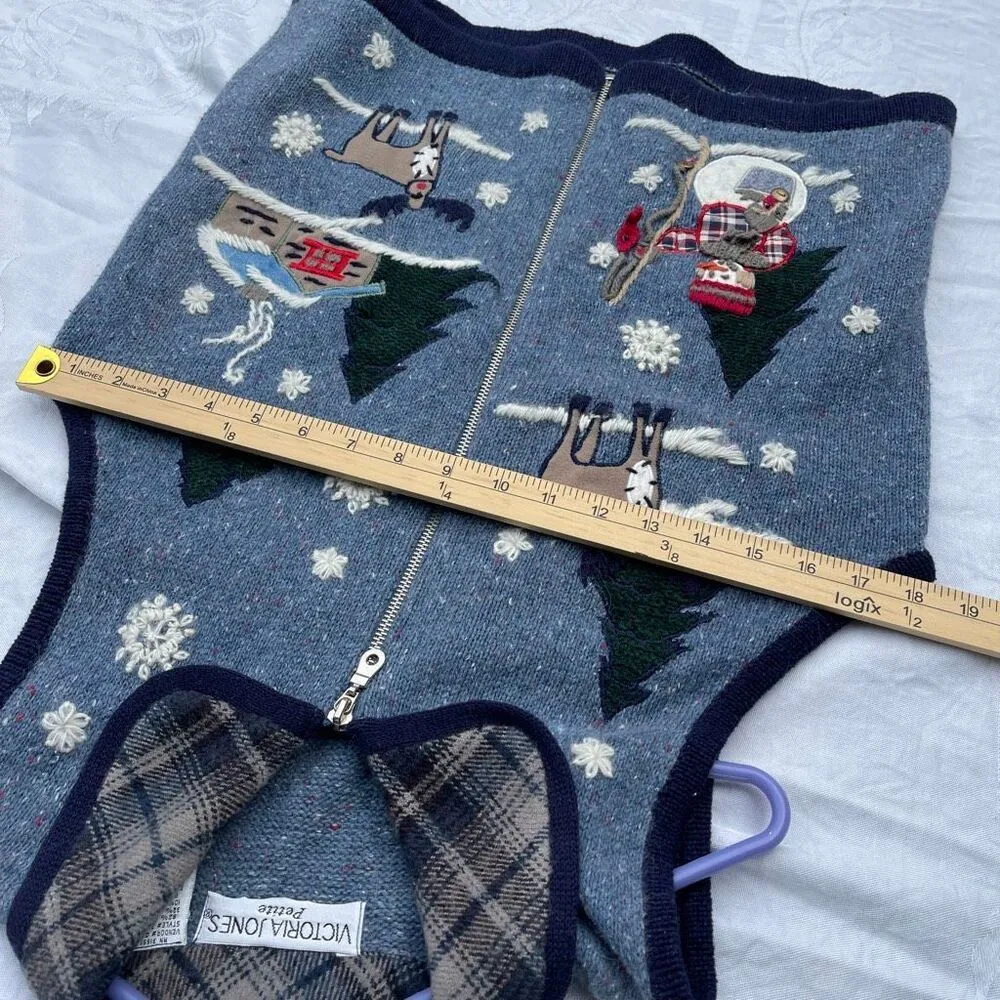 Victoria Jones size PM knitted winter holiday theme vest. - Image 3