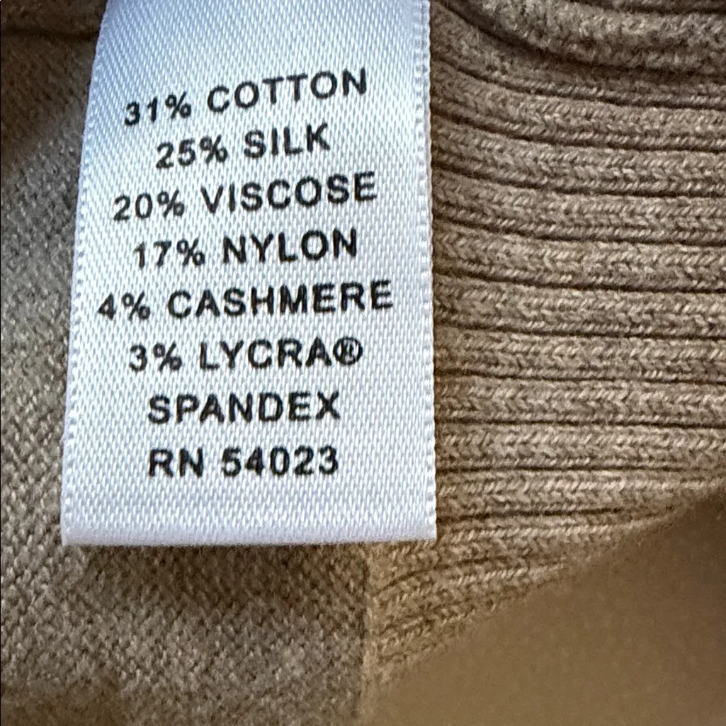 Banana Republic Taupe V-Neck Sweater - Image 6