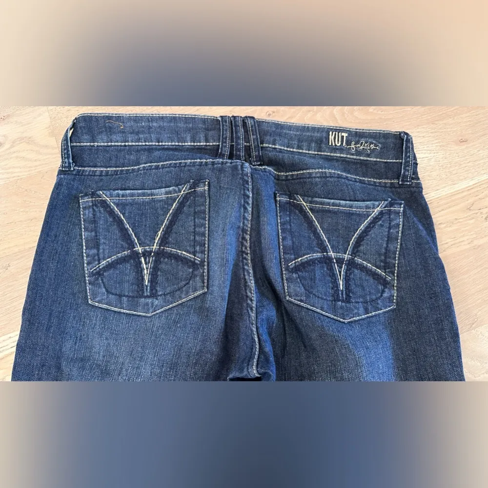 KUT from the Kloth Katy boyfriend dark wash denim size 6 - Image 8