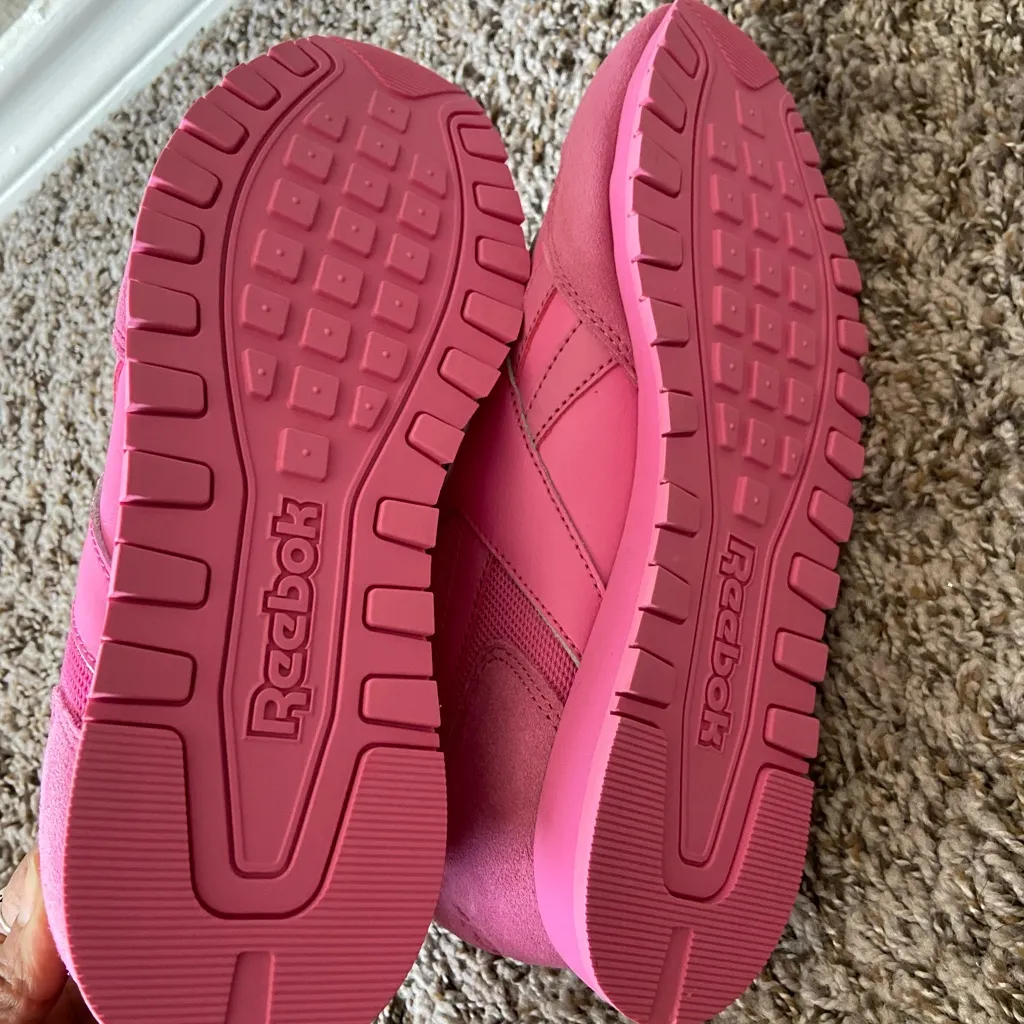 Reebok Pink Sneakers - Image 4