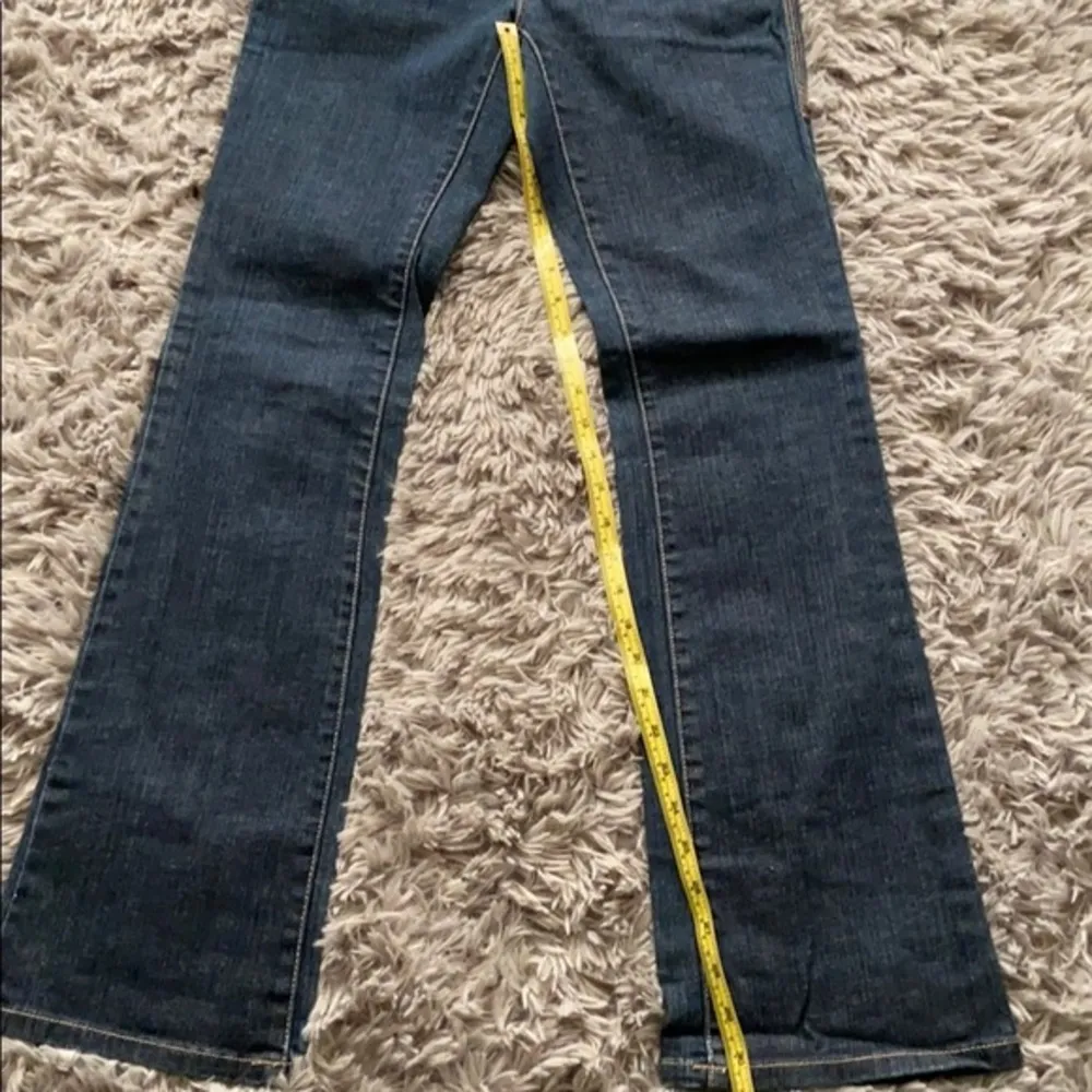 DKNY Women’s Classic Straight Leg Chelsea Wash Denim Jeans Size 26 NWOT - Image 10