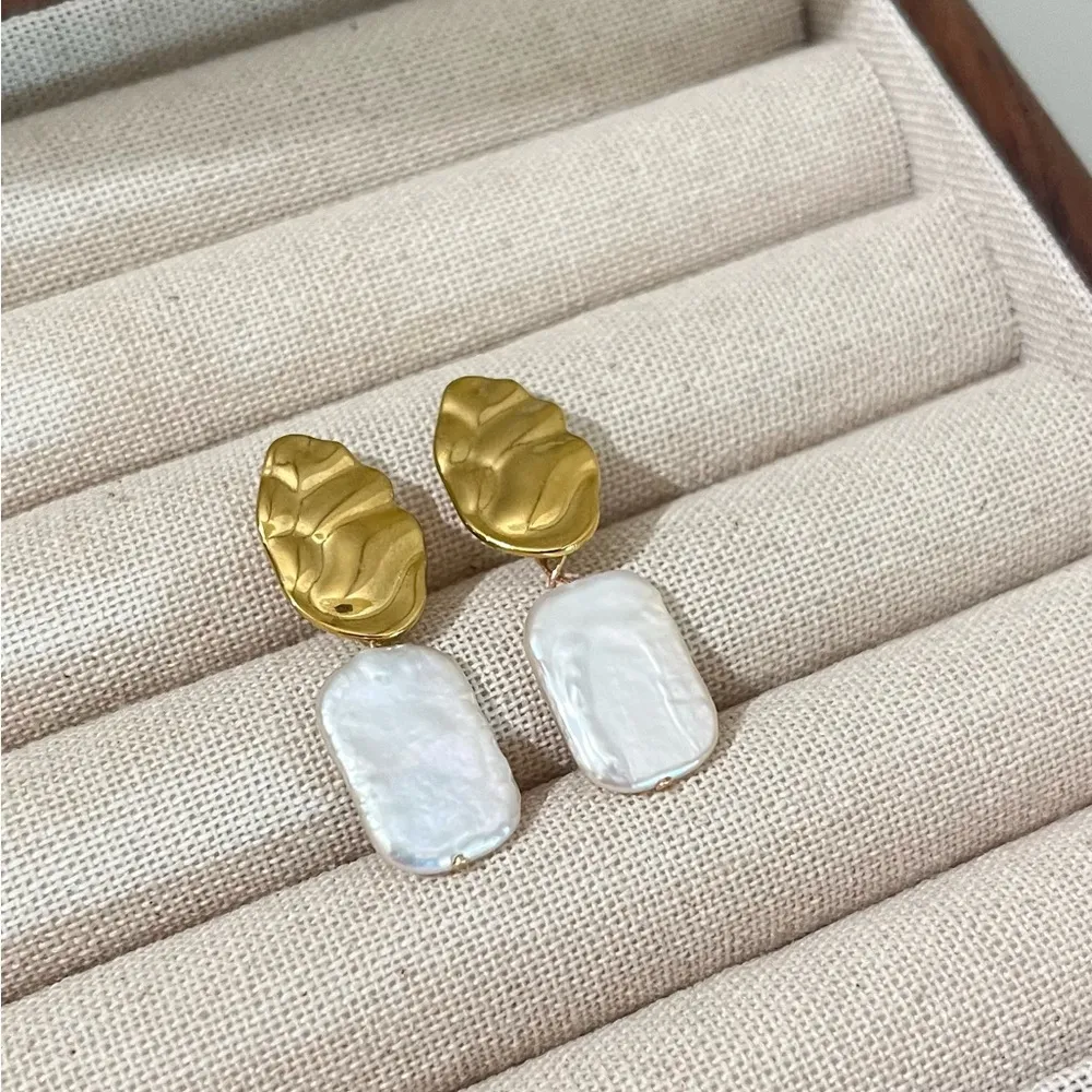 Handmade White Pearl Earrings New Waterproof Earrings Titanium steel gold plated - Image 2