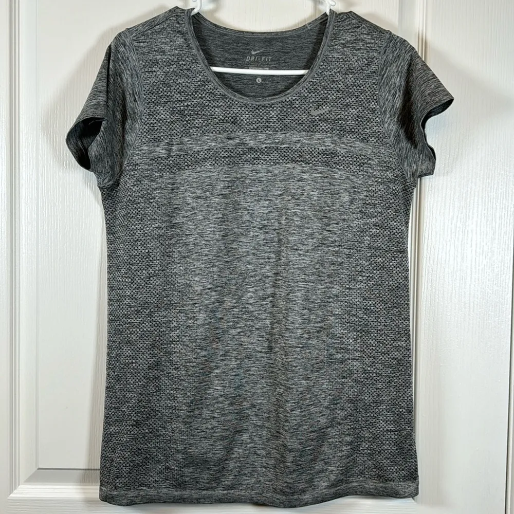 Nike Dri-Fit Gray Crewneck Dri-Fit Pullover Shirt Size Large EUC #2792 - Image 2