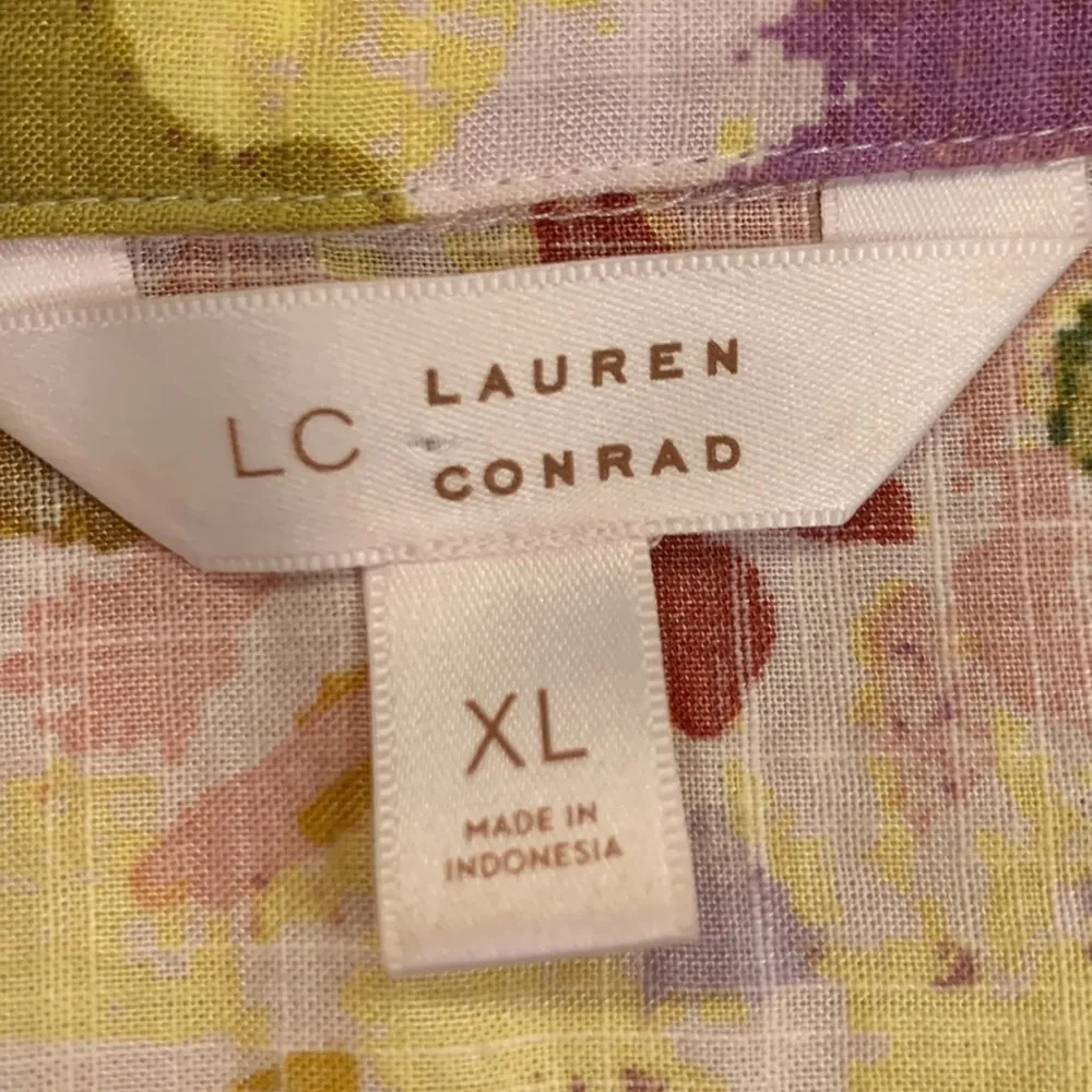 LC Lauren Conrad puff balloon sleeve button front top watercolor print XL - Image 5