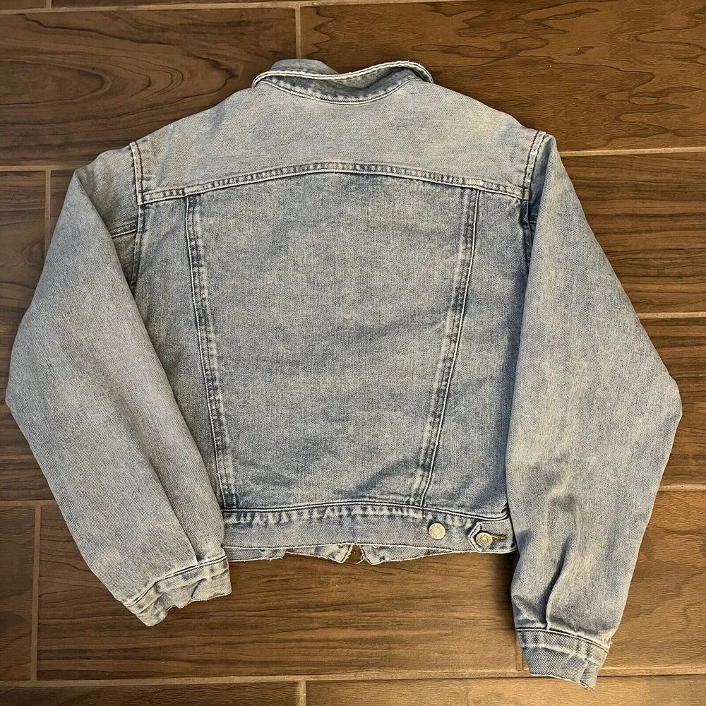 Vintage Guess light blue women's denim jacket with guess logo size - Image 2