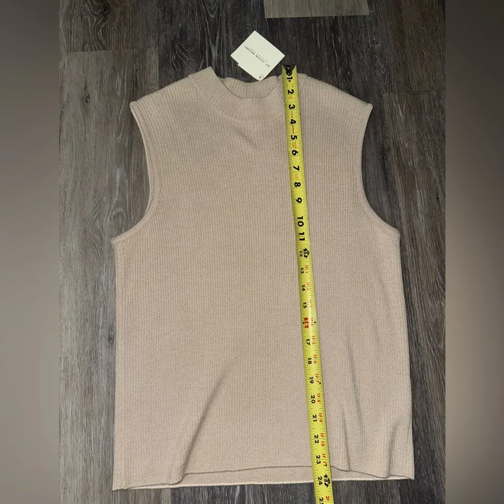 St. John Sport Taupe Wool Tank Top - Size Large - Image 8