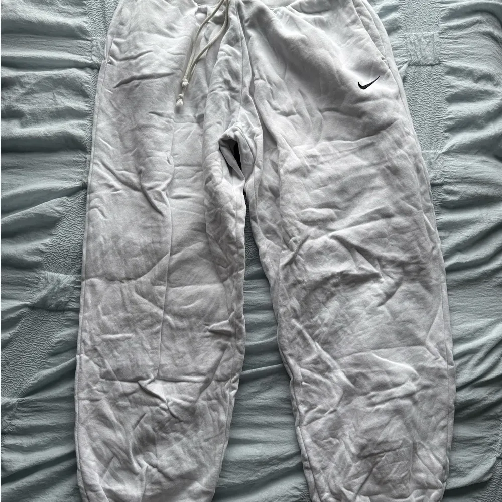 Nike White Sweatpants with Black Logo - Image 2