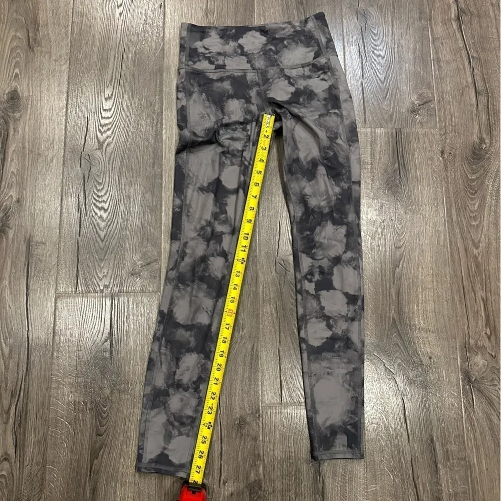 Athleta 869065 Floral Crush Chaturanga Leggings Size XS Gray Tie Dye Flowers - Image 5