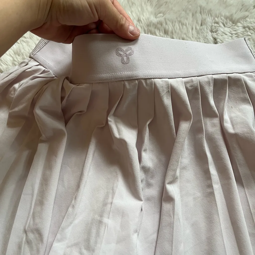 Aritzia  TnAction light lavender tennis mini pleated skort size S - Image 6