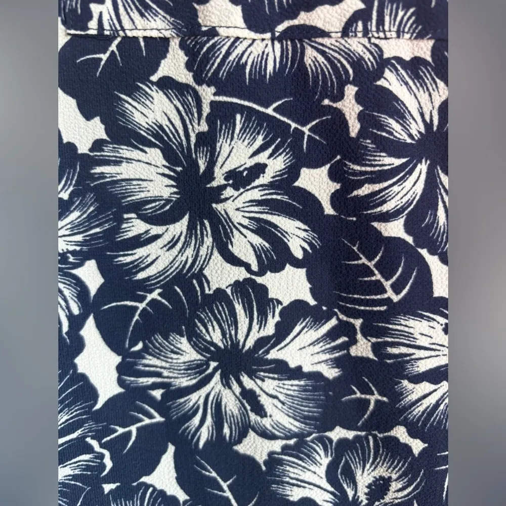 Michael Lots Kors Navy White Tropical Hibiscus Floral 1/2 Zip Blouse M Blue Size M - Image 3