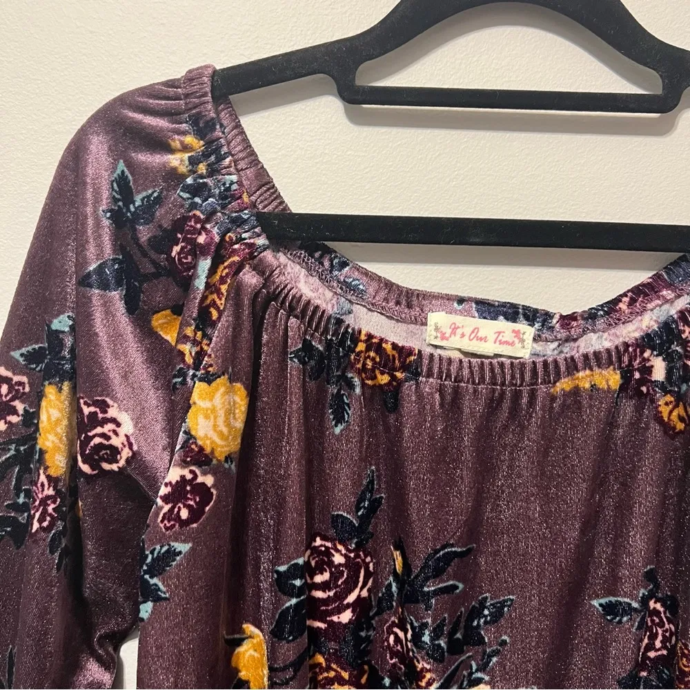 It's Our Time Purple Velvet Floral Off the Shoulder Bell Sleeve Top Size M - Image 4