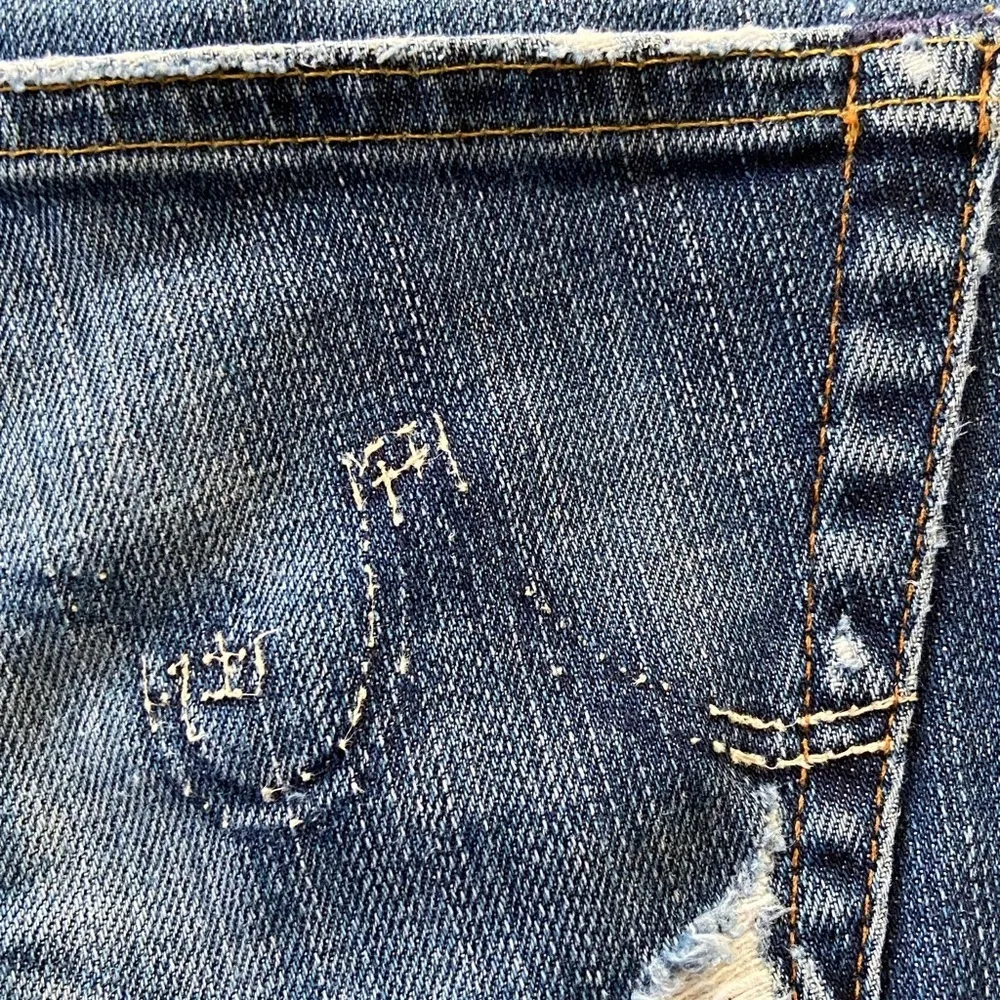 AG Adriano Goldschmied Distressed Ankle Cropped Jeans​ - Image 15