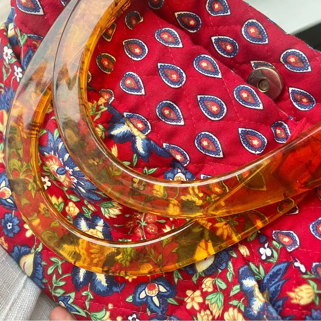 Vintage quilted handbag with tortoise shell handles - Image 3