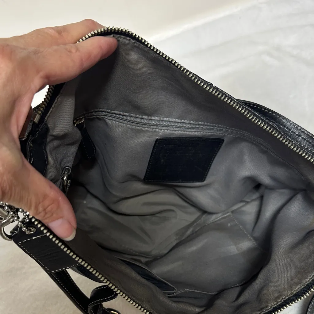 Coach Black Leather Hobo Bag with detachable crossbody strap - Image 12