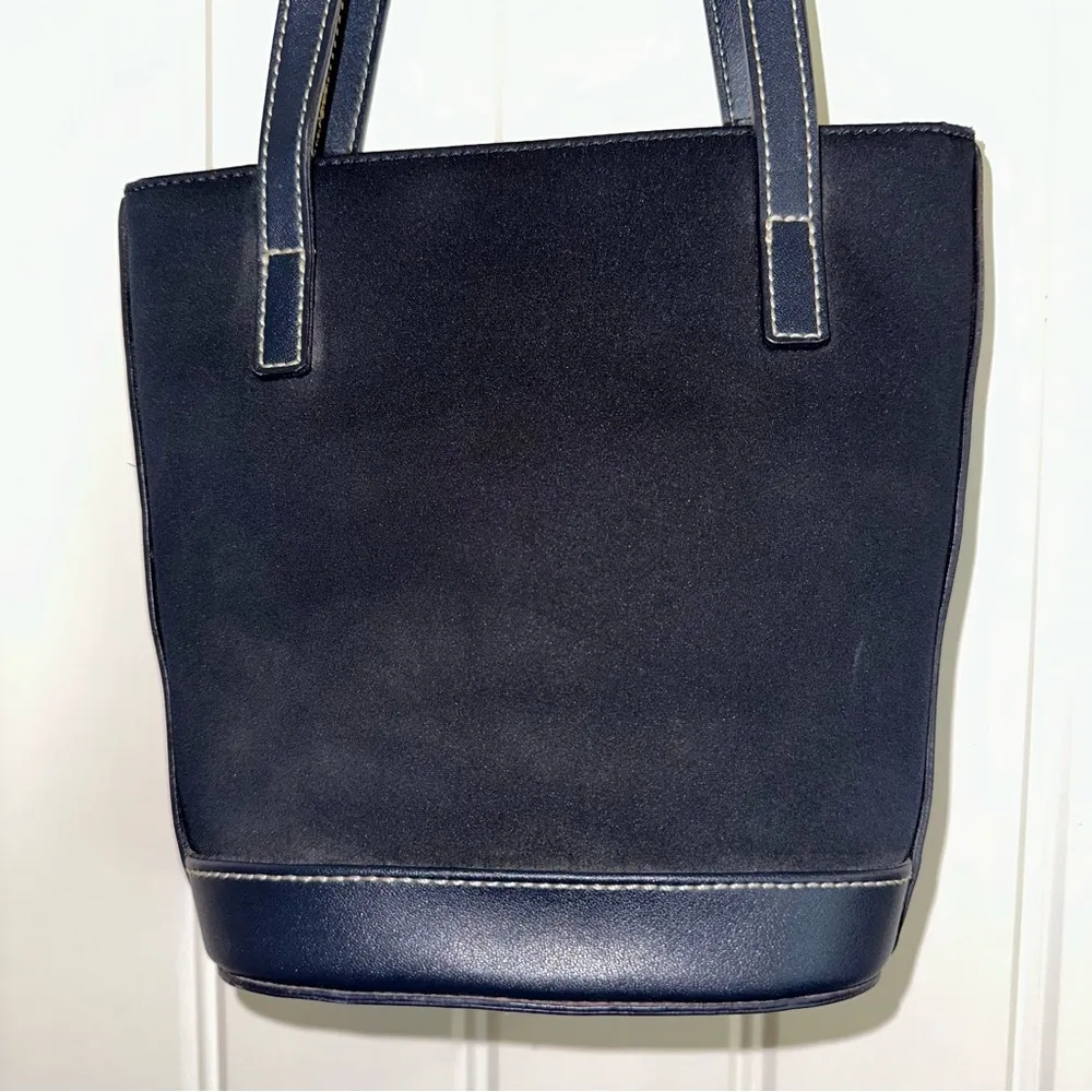Liz Claiborne black mini tote, 8“ x 7“ x 3“ - Image 2