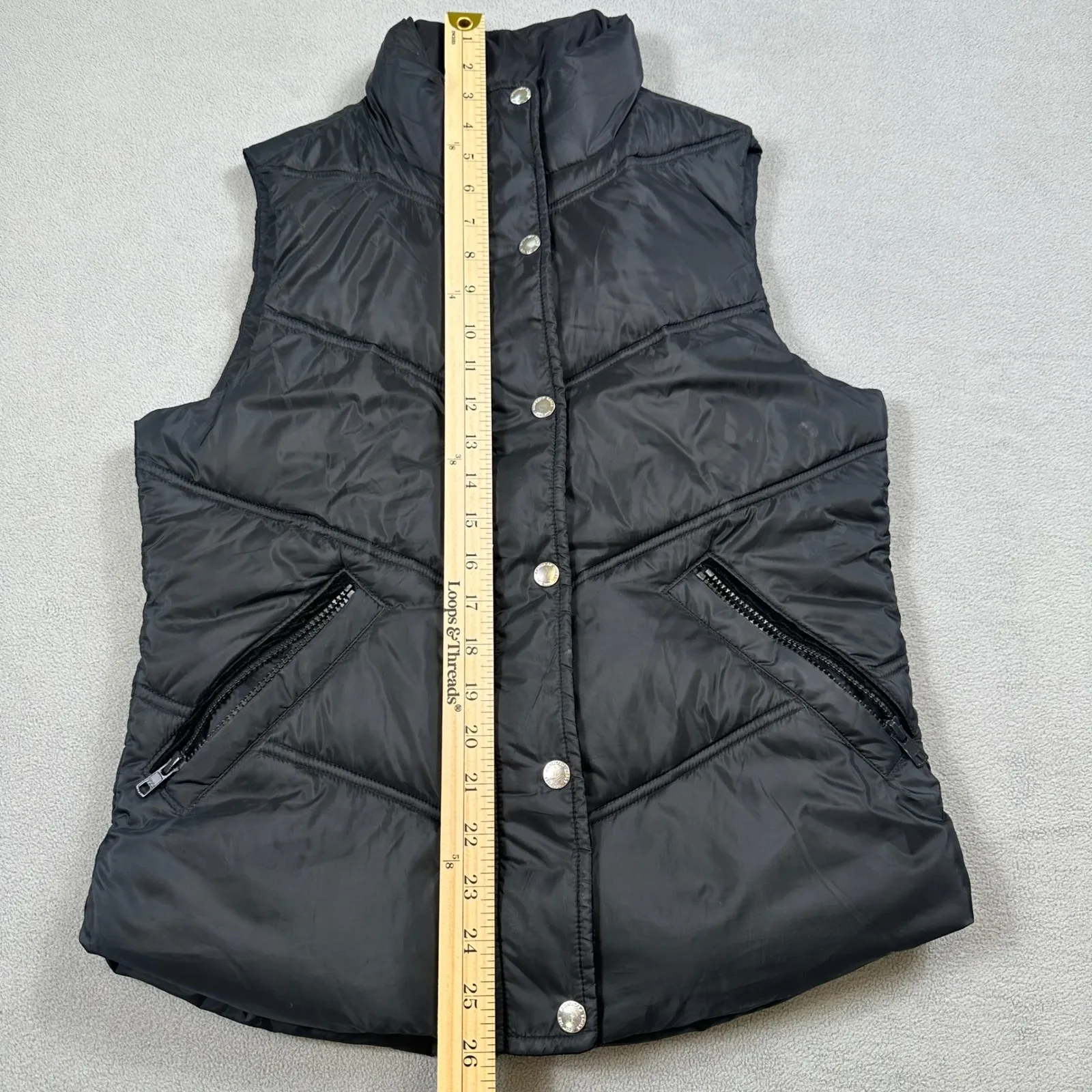 American Eagle Outfitters XS Puffer Vest Black Full Zip Button Front Sleeveless - Image 2