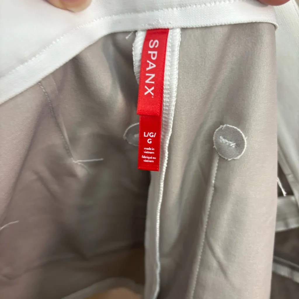 NWT Spanx On-the-Go 4” Silver Lining Technology Shorts Classic White Size L - Image 9