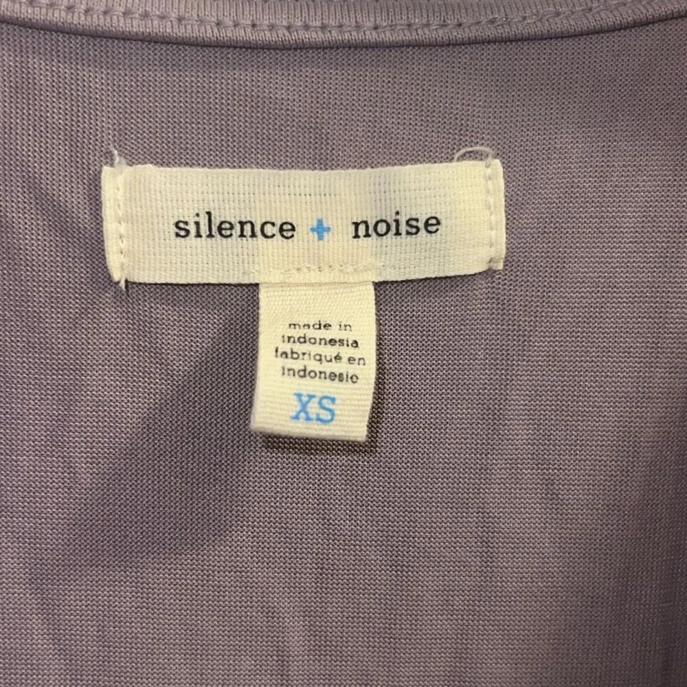 ✨Silence + Noise Urban Outfitters Tie Front Sz XS Top✨ - Image 9