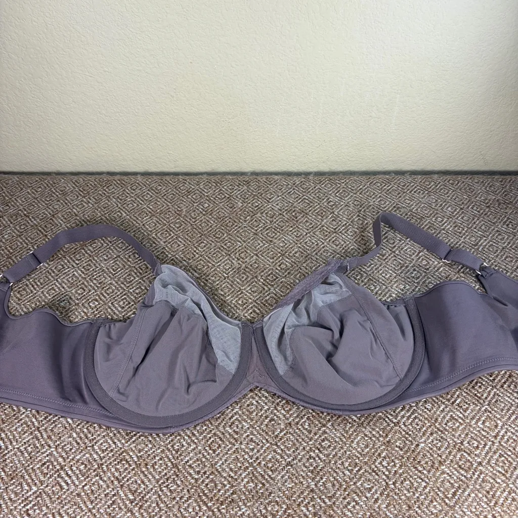 Liyette Women's Adjustable Strap Underwire Back Closure Gray Bra Sz 42D Minimal - Image 5