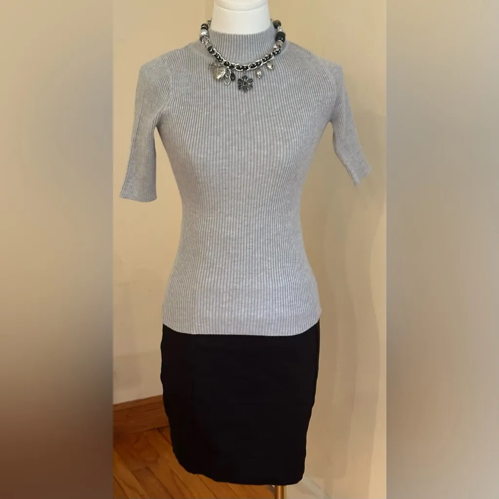 FREE WORLD Light Gray Ribbed Turtlenecks 34th Sleeves. Stretchy Material. Sz XS - Image 5