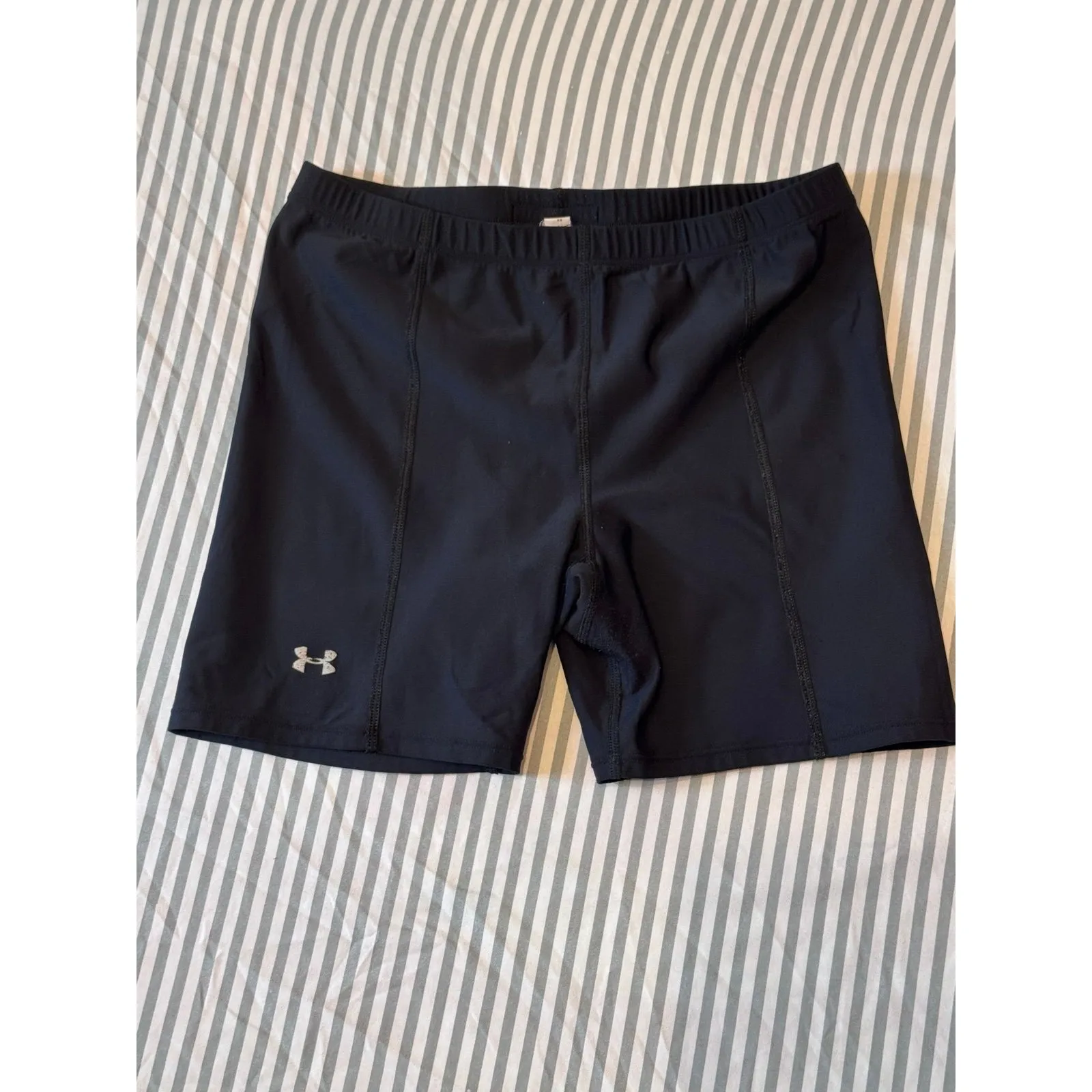 Under Armour size large women's spandex shorts - Image 5