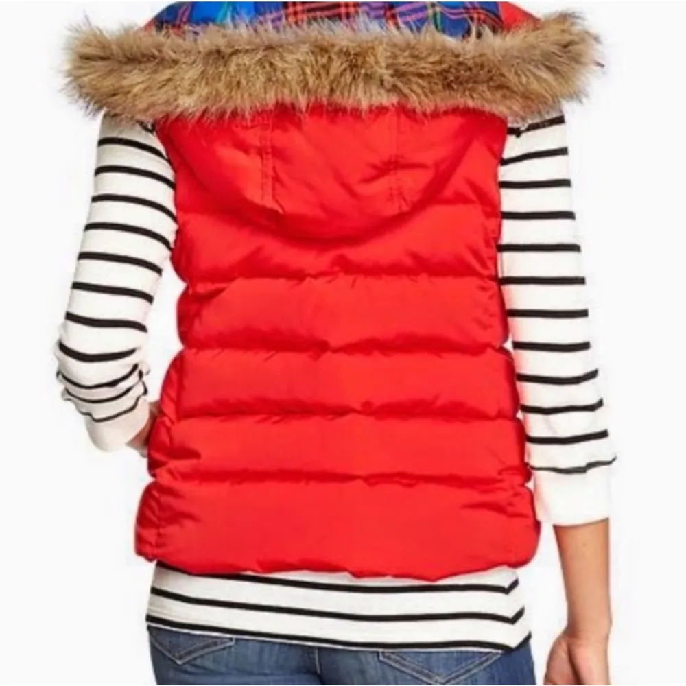 Retro Gap Red Puffer Vest Hood - Image 3