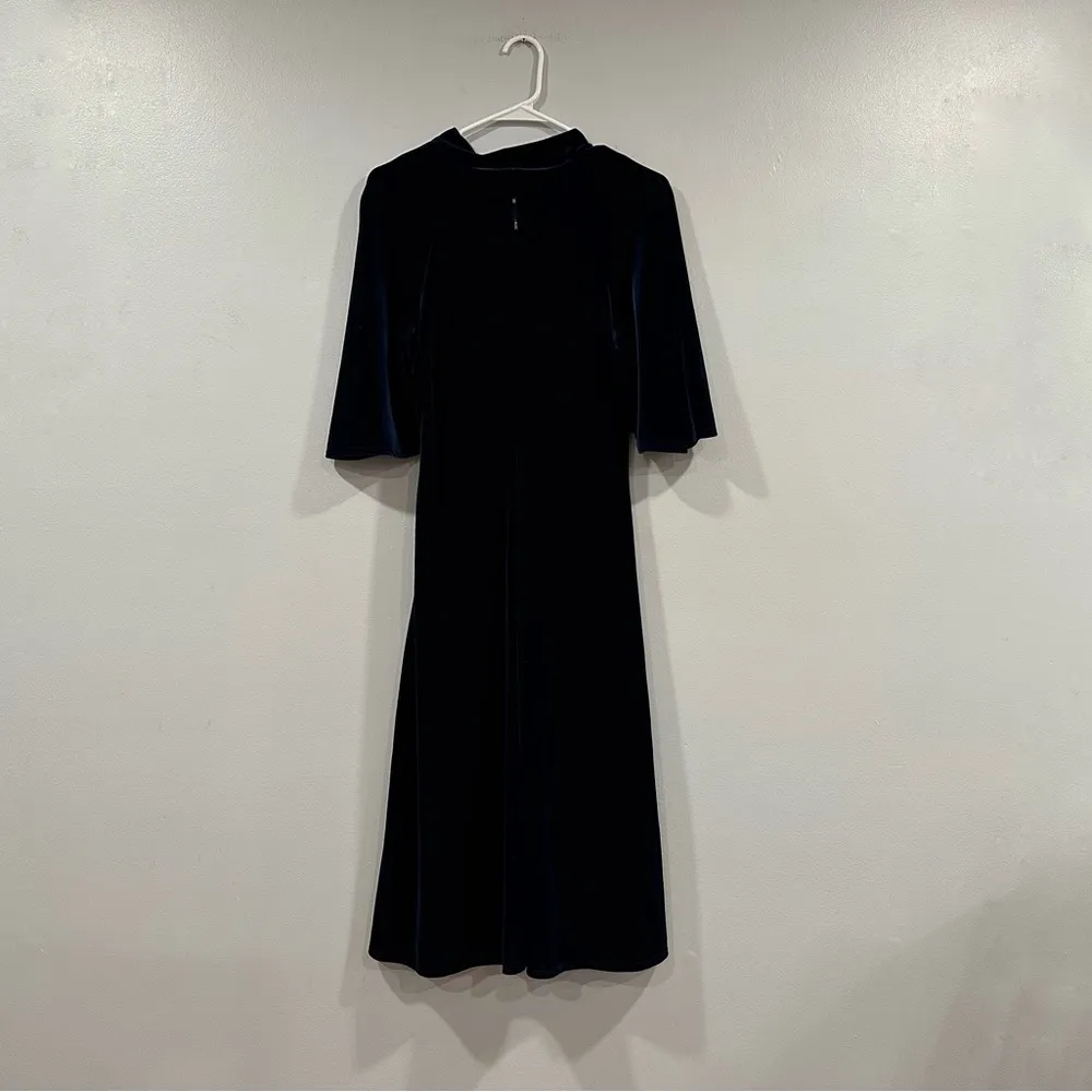 Black Halo Coralia Flutter Sleeve Velvet Midi Dress 2 - Image 3