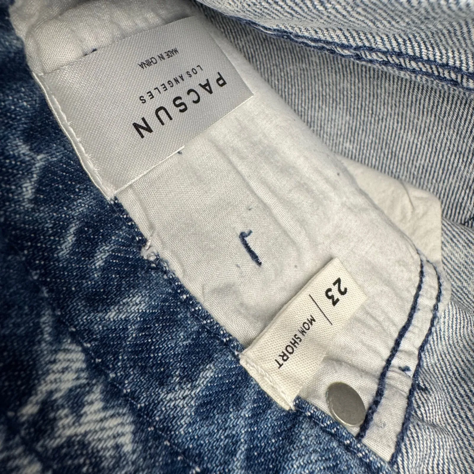 PacSun Mom Shorts Acid Wash Denim Drawstring Waist‎ Size 23 - Image 4