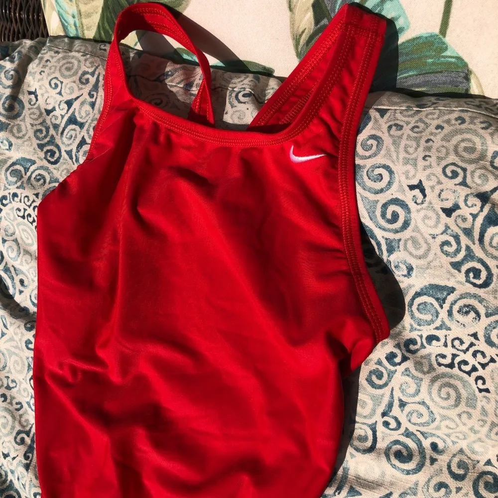 NIKE SWIM Poly Solid Red Fastback 1-Piece Swimsuit Bodysuit sz 4 - Image 5