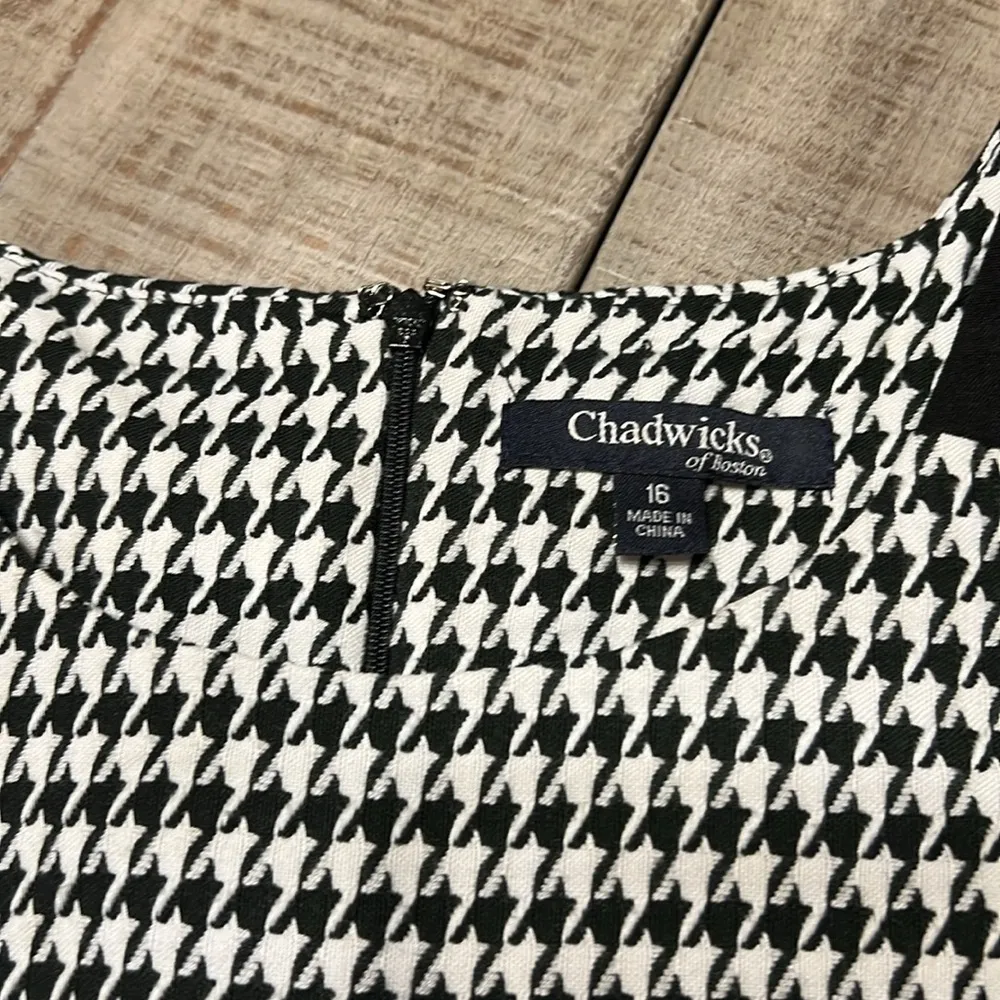 Chadwicks of Boston Dress Black White Houndstooth Sleeveless Sheath Lined EUC - Image 4