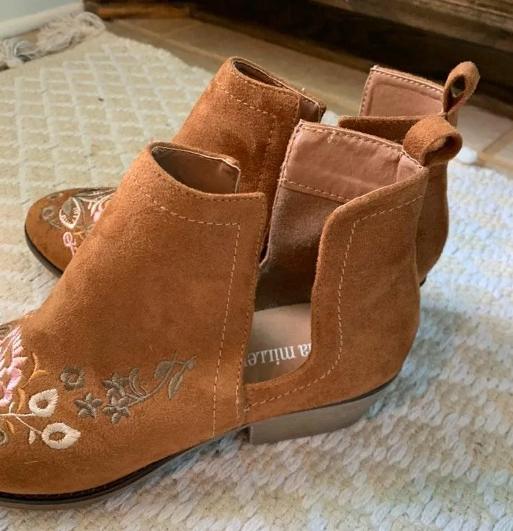 Olivia Miller Embroidered Booties  - Image 4