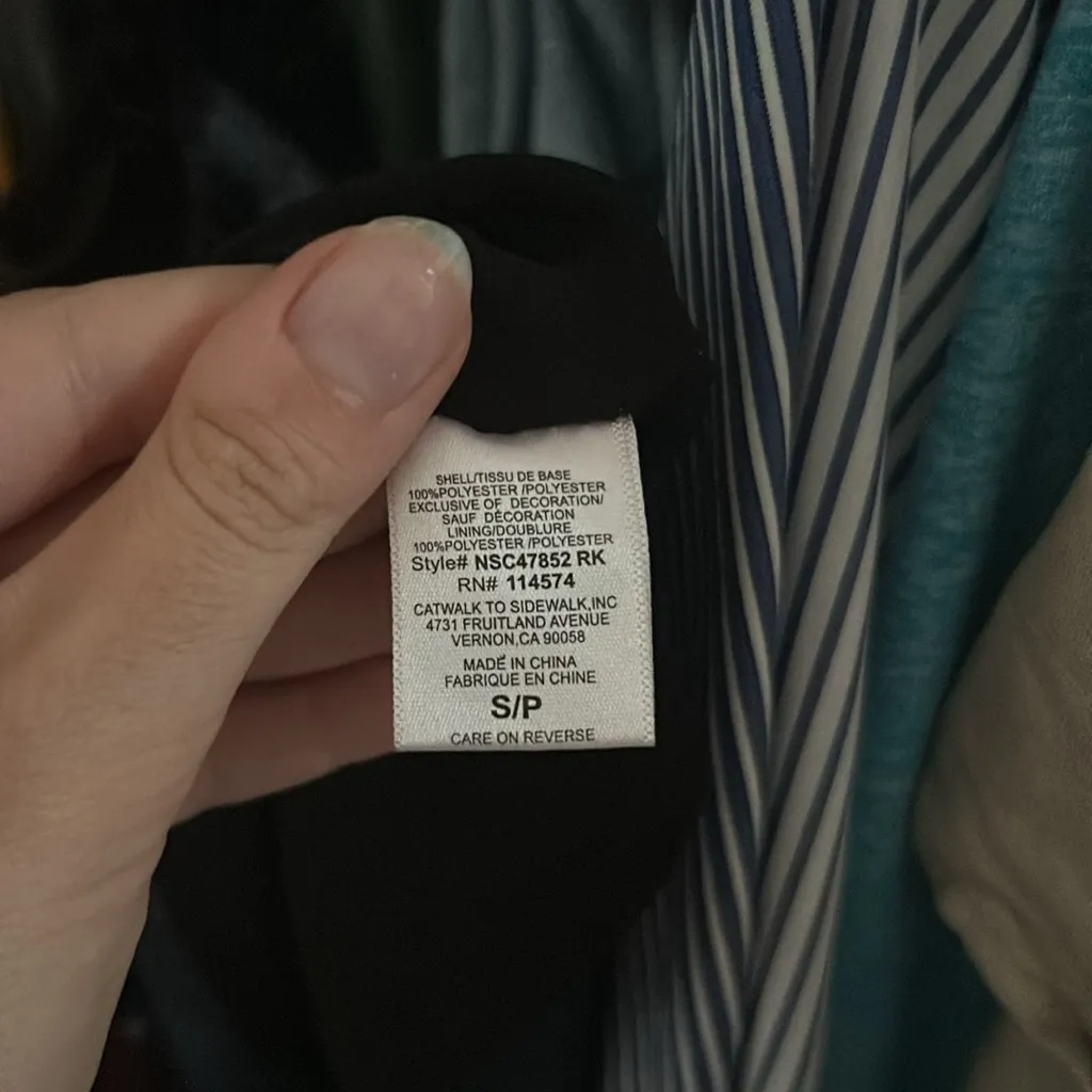 NWT Ro & De Navy Sequin Velvet Top Size M - Image 10